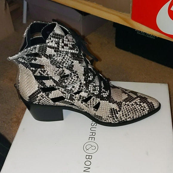 Boots - Picture 2 of 4